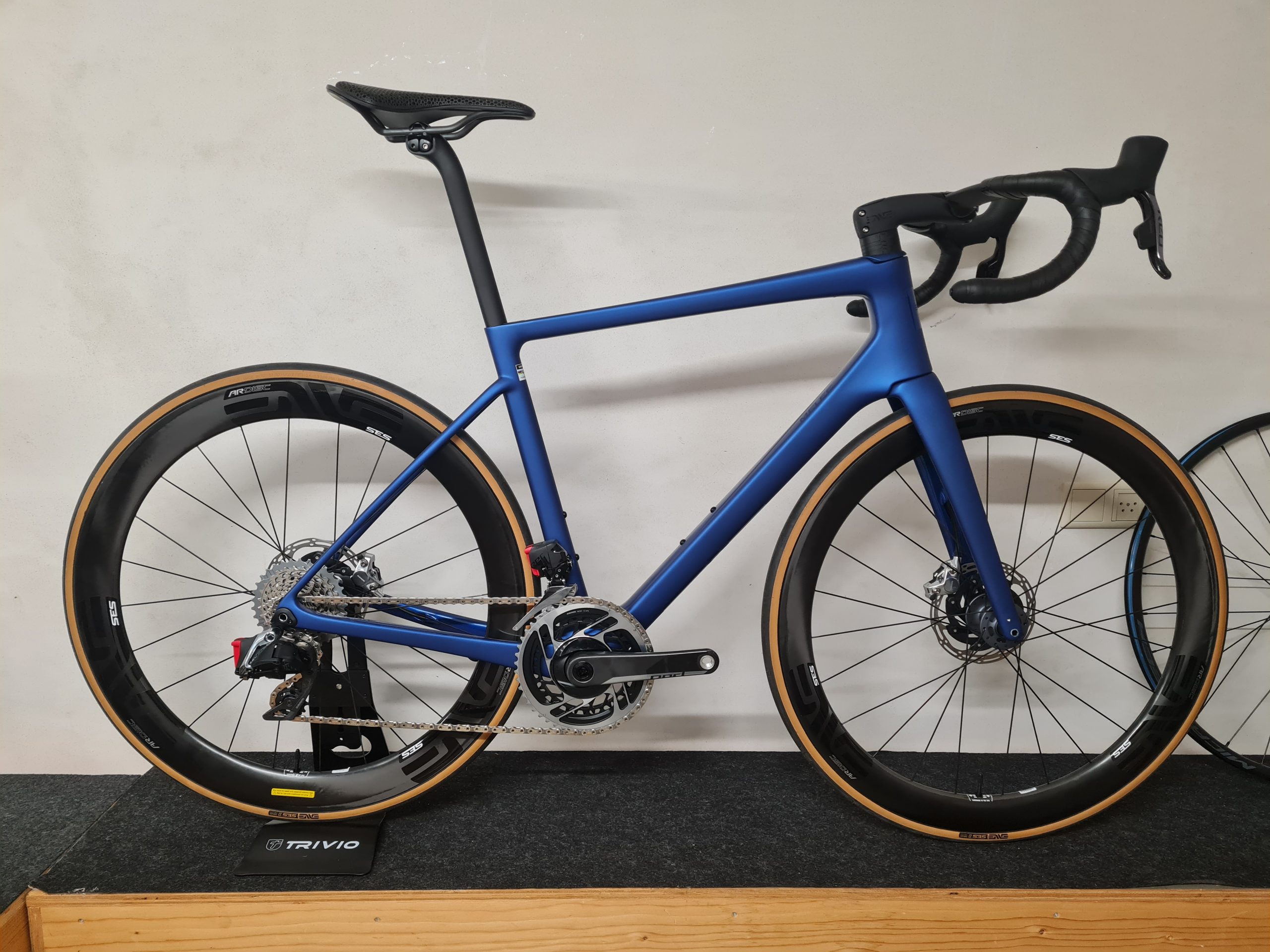 Enve Melee 56 Aegan Blue Sram Red 4.5 AR